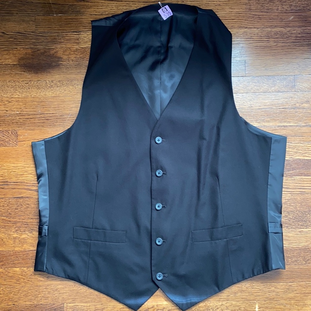 Mens Geoffrey Beene tuxedo vest size large color black only worn to one event